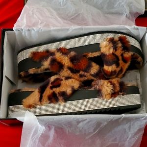 NWT: Azalea Wang Leopard print slides